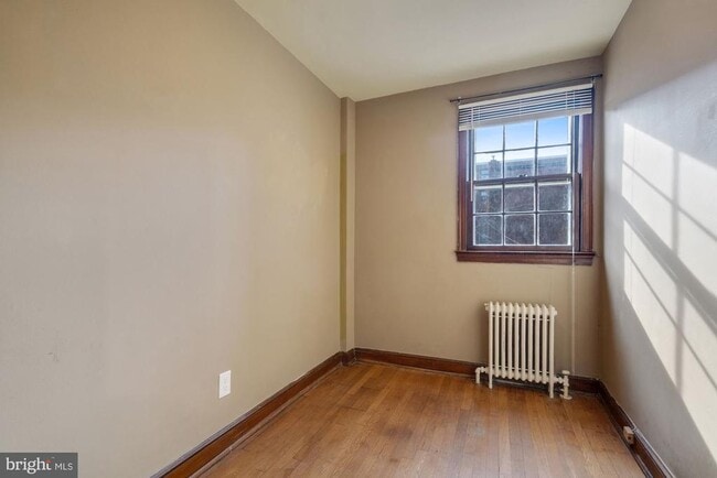 Building Photo - 1403 K St SE