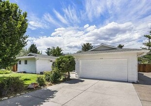 Building Photo - Charming 3-Bedroom, 2-Bathroom Home in Mat...