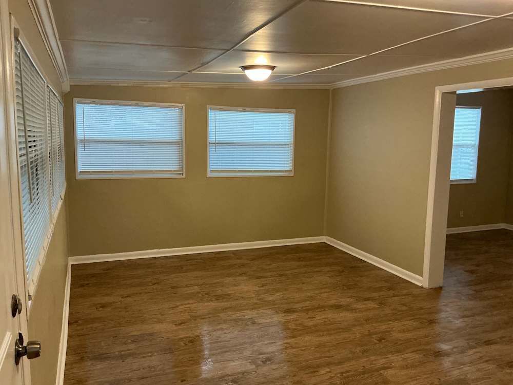 Building Photo - 1116 Willow Ln