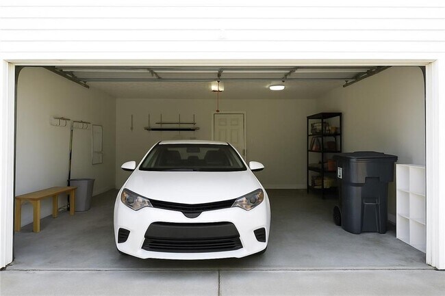 Building Photo - 327 Lee Miller Dr