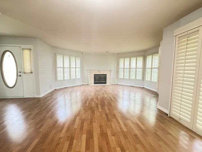 Building Photo - 2515 Live Oak Ln