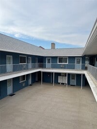 Building Photo - 94 Cowesett Ave