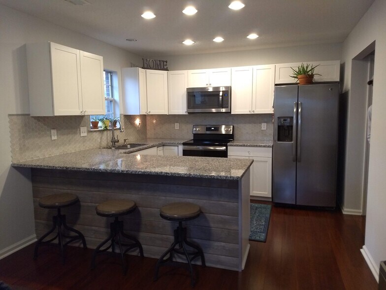 Building Photo - 4842 Habersham Ln