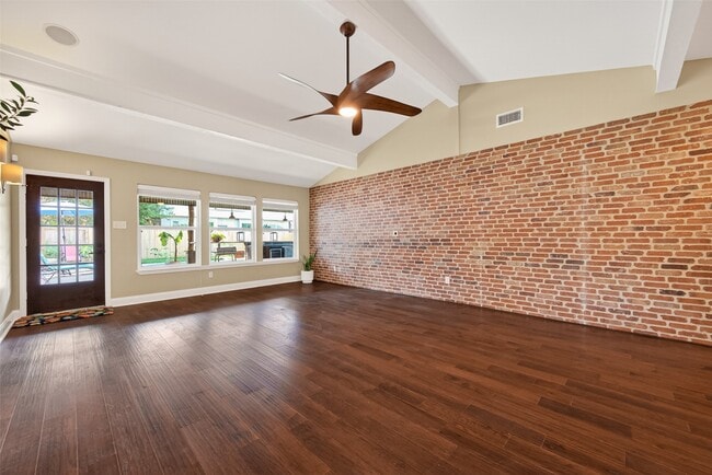 Building Photo - 2815 Bermuda Dunes Dr