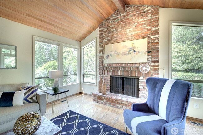 Building Photo - RARE Find House for Rent in Yarrow Point!