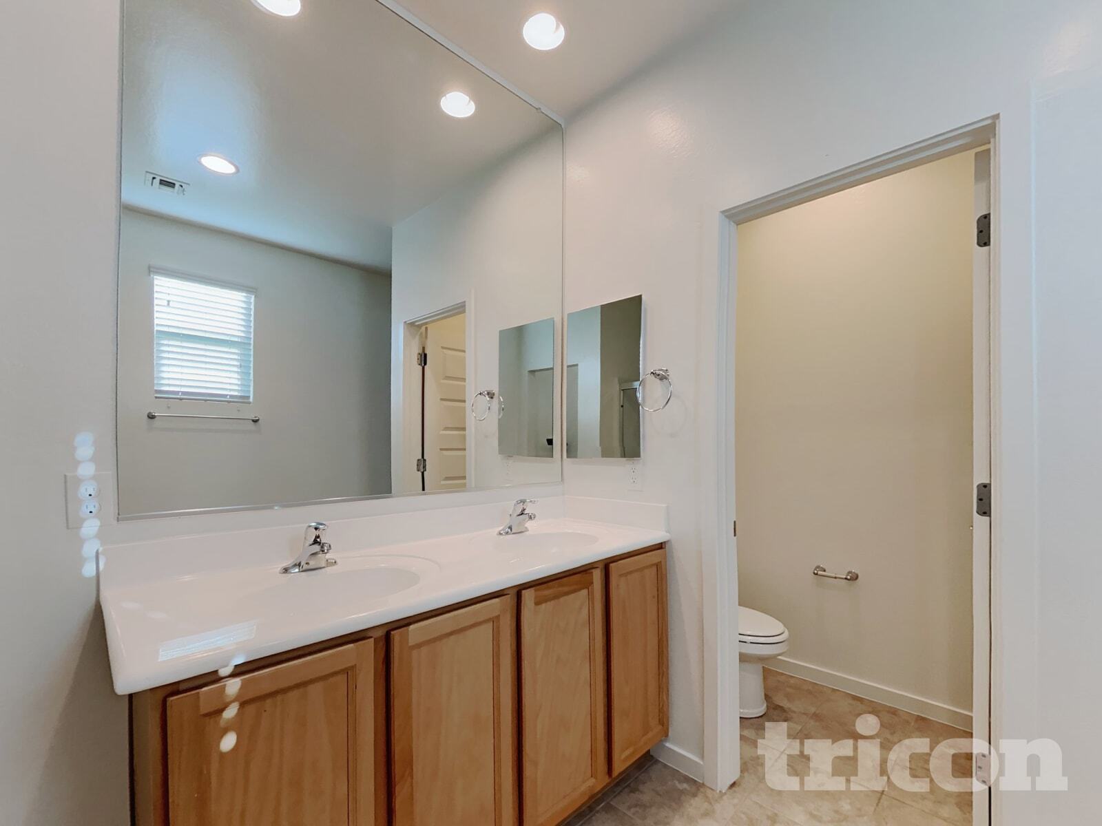 Building Photo - 439 W Tenia Trail