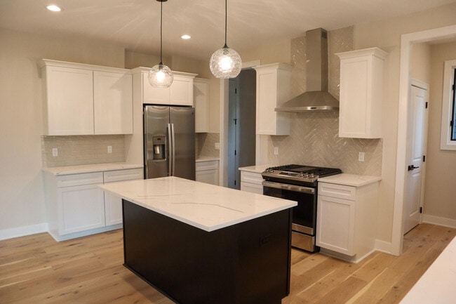 Building Photo - 54759 Camden Ct