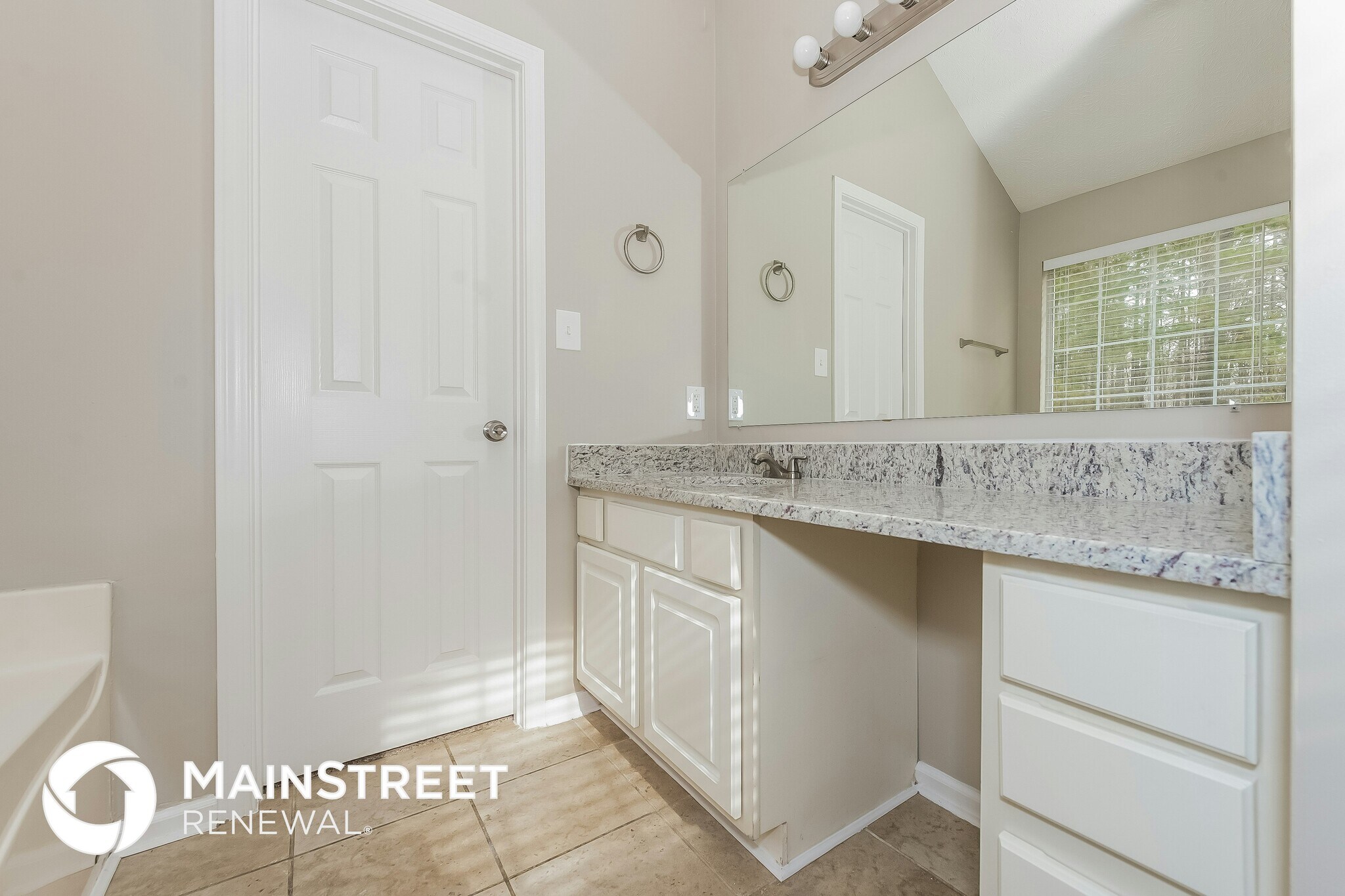 Building Photo - 18 Oakdale Dr