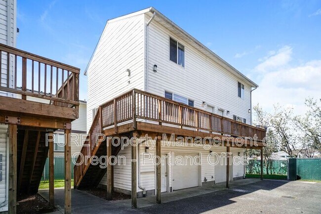 Building Photo - 12247 SE Steele St