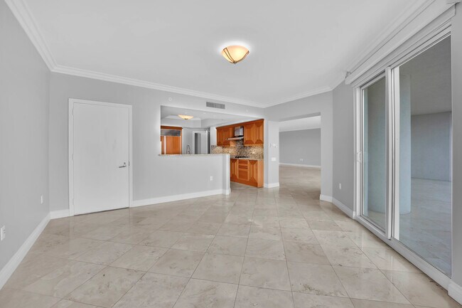 Building Photo - 2777 Paradise Rd