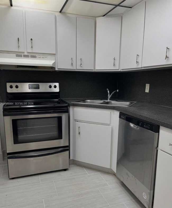 Building Photo - 1251 NE 108th St