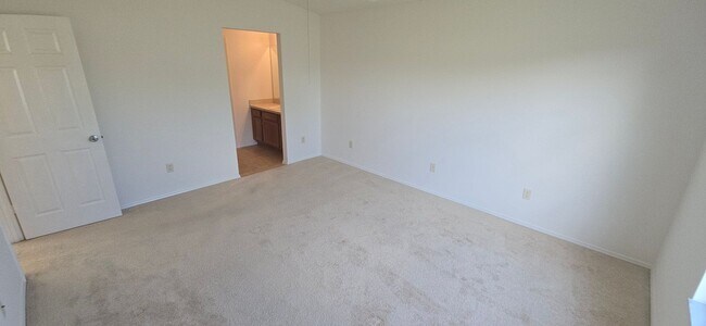 Building Photo - Welcome to Your New Home in the Village of Sabal Chase!