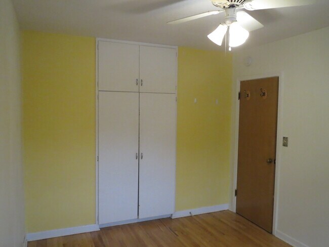 Building Photo - 1409/1411 E. Court