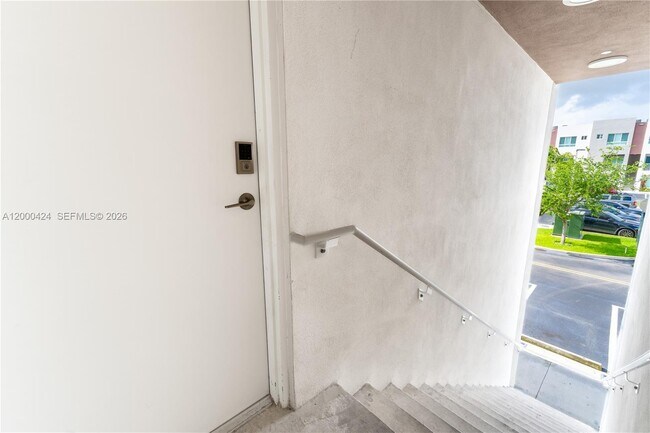 Building Photo - 2505 NE 193rd St