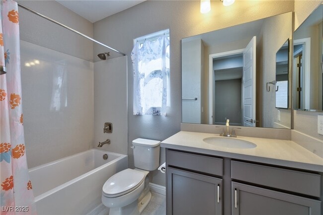 Building Photo - 252 Castellari Dr
