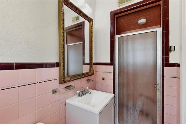 Building Photo - 2612 Ashley Dr