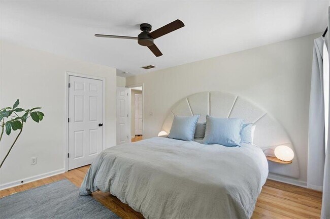 Building Photo - 2238 Ridgedale Rd NE