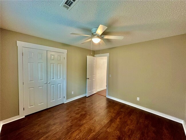 Building Photo - 3513 W Wood St