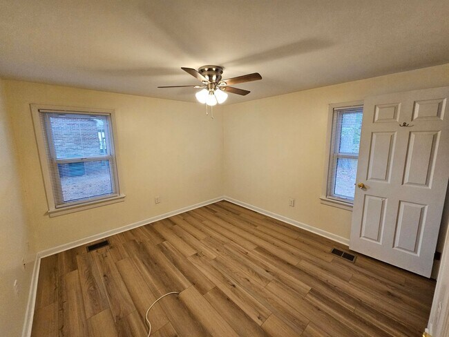 Building Photo - 1318 Planters Dr