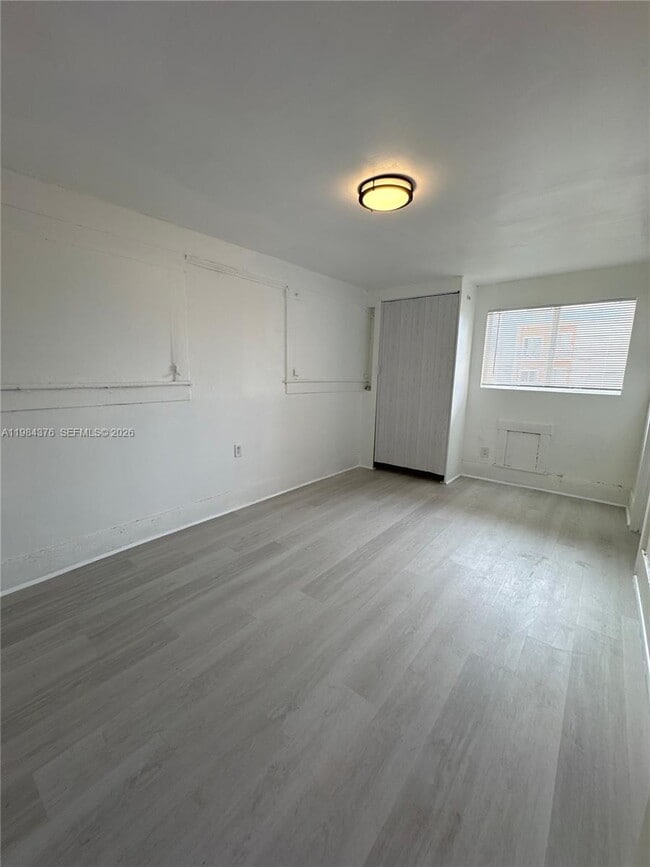 Building Photo - 1545 NW 1st St