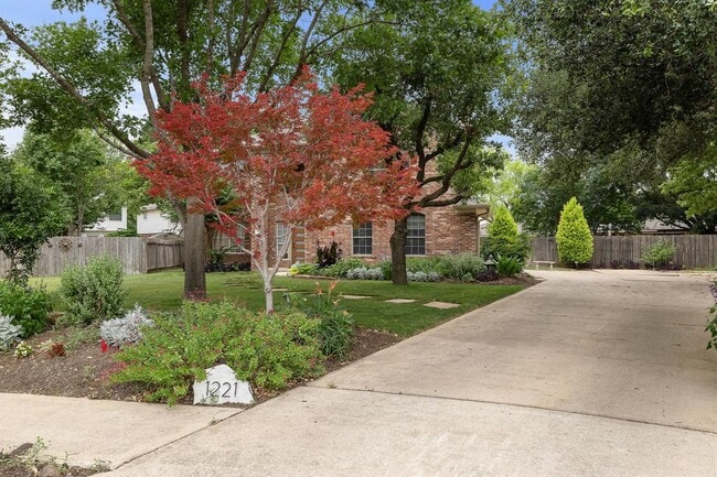 Building Photo - 1221 Boerne Dr