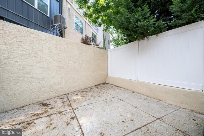 Building Photo - 2508 Christian St
