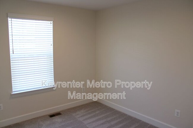Building Photo - 2736 Pinebrook Rd