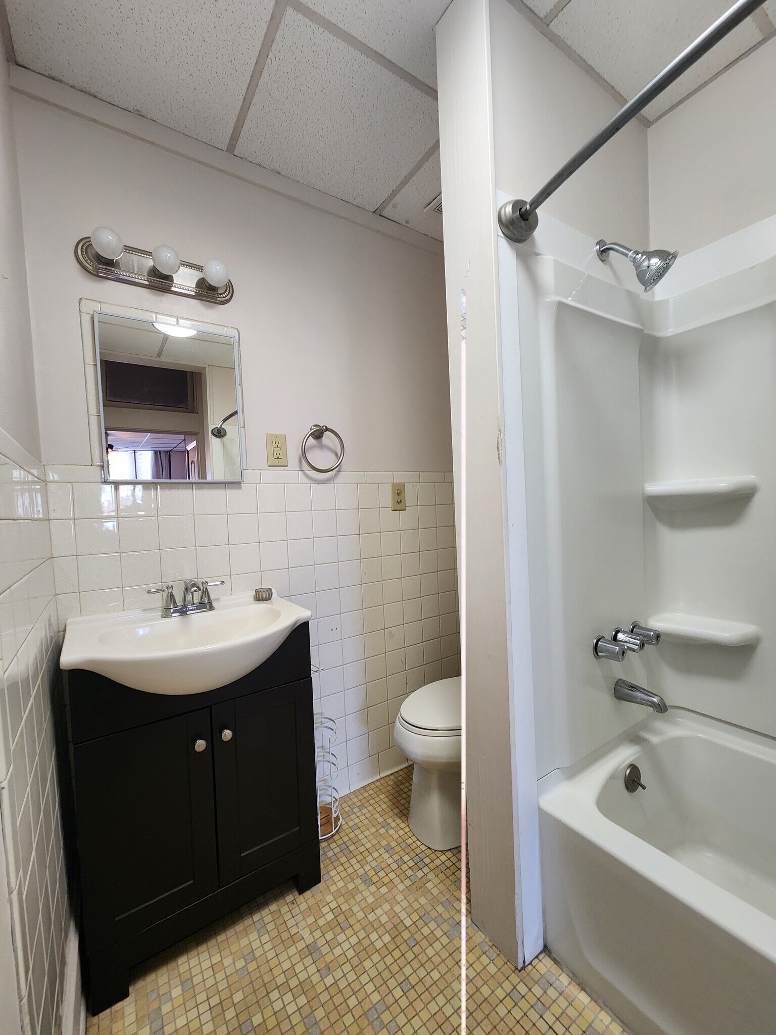 Building Photo - 321 N Main St