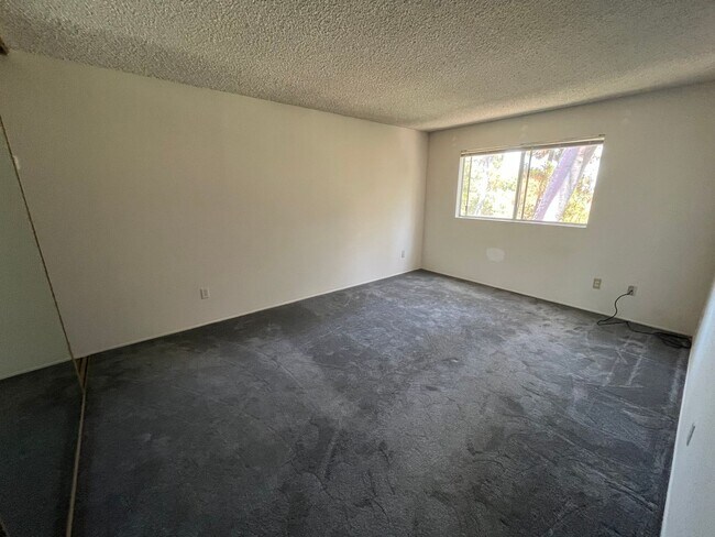 Building Photo - La Jolla Townhome For Rent