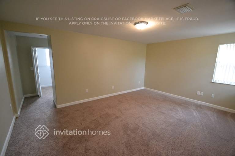 Building Photo - 16449 SW 95th St