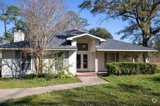 Building Photo - ST. MARTIN SCHOOL DISTRICT - ADOREABLE 3 B...