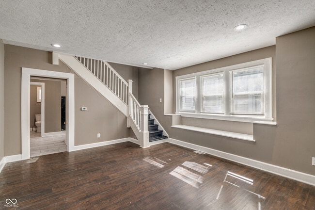 Building Photo - 717 N Grant Ave