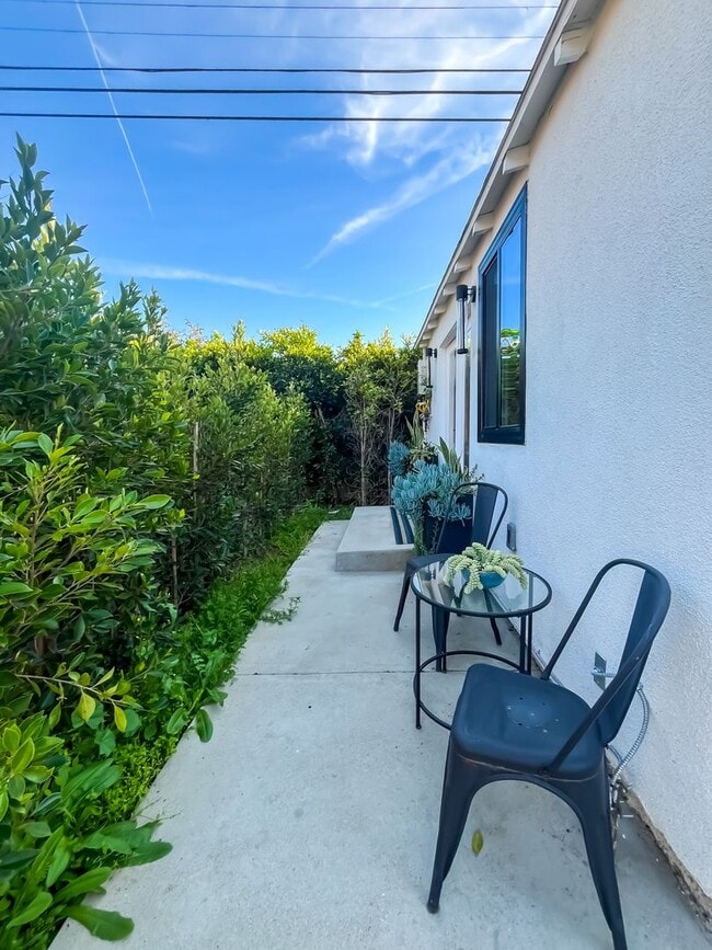 Building Photo - Open to 3 Month Short Term lease .Brand New Private Guest House for rent In Jefferson Park