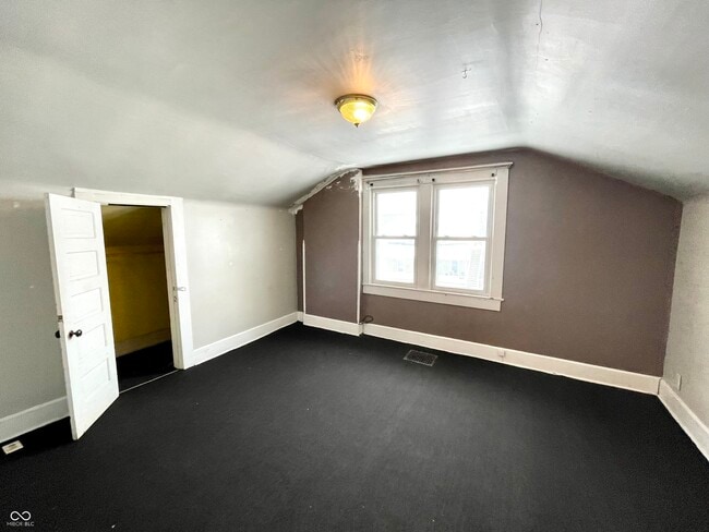 Building Photo - 501 N Alameda Ave
