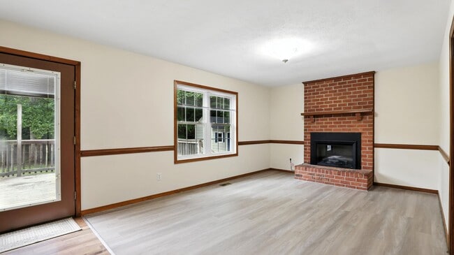 Building Photo - Upscale Home in Brookwood Golf Club - Avai...