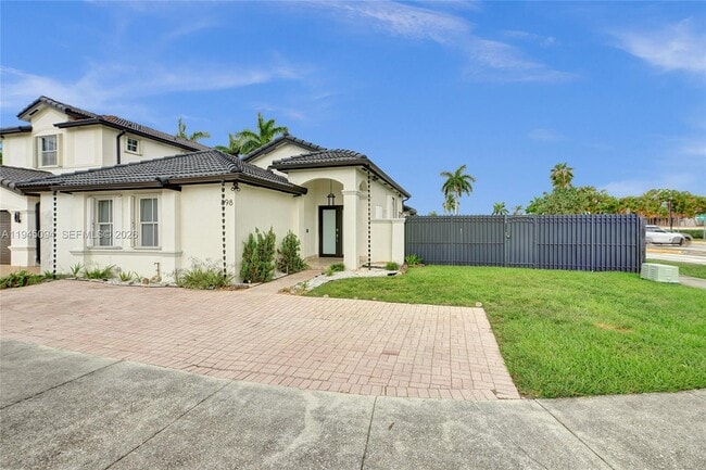 Building Photo - 898 NW 131st Ave