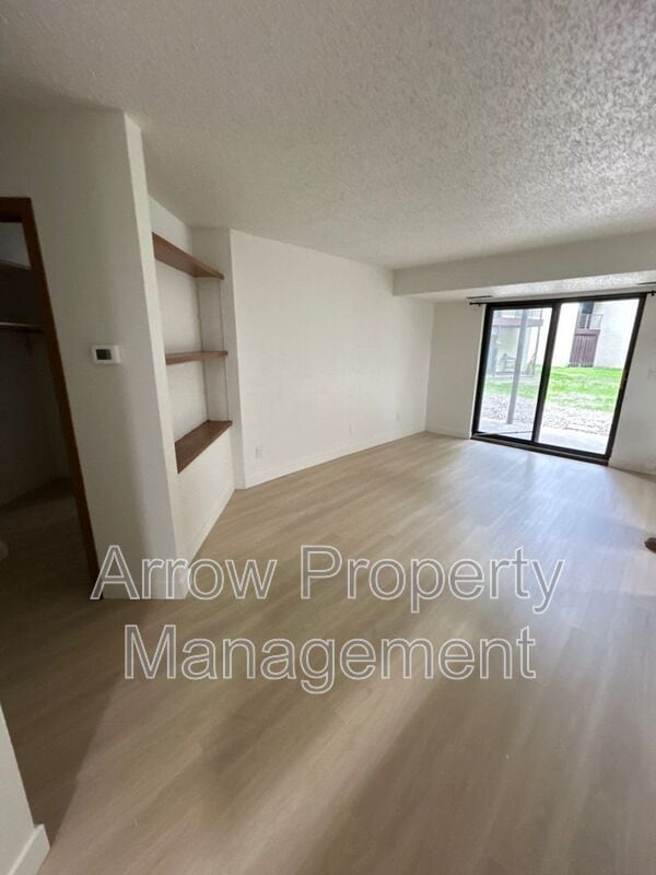 Primary Photo - 205 E Arbor Ave