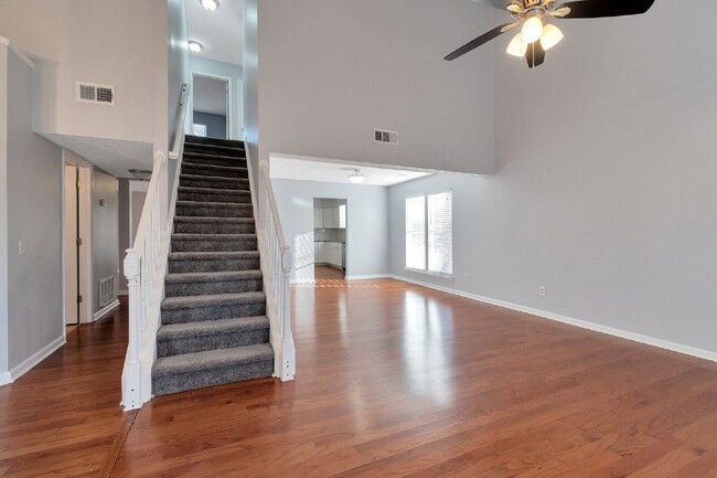 Building Photo - 4641 Hampton Chase