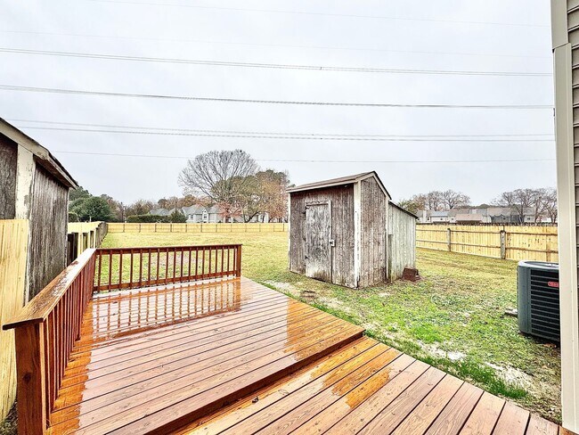 Building Photo - Glenleigh 1st-time Rental! Pet-Friendly, End-Unit Townhome, Cul-De-Sac with HUGE fenced backyard!