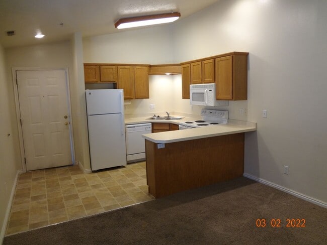 Building Photo - 650 N 500 W