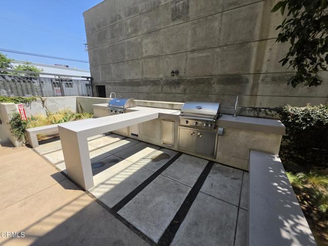 Building Photo - 200 N San Fernando Rd