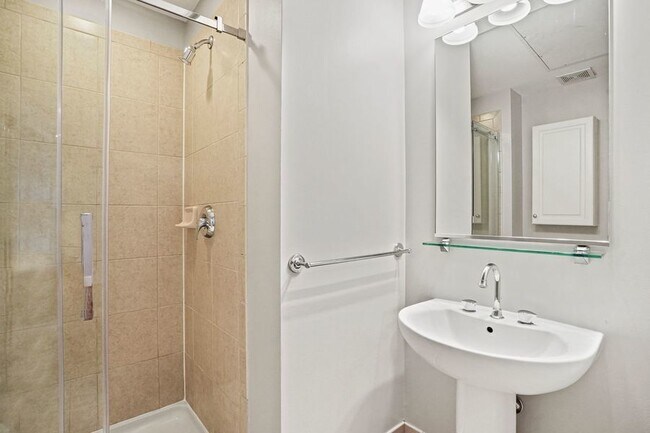 Building Photo - Logan Circle Loft with Garage Parking!