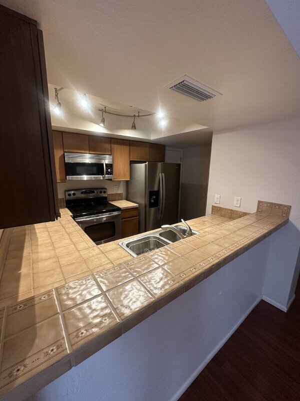 Building Photo - 7807 S Kachina Dr