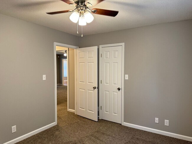 Building Photo - Sango! 3 Bed/2.5 Bath with unfinished basement! Great for Commuters to Nashville!