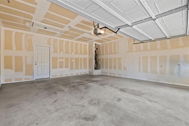 Building Photo - 1421 Itzel Bnd