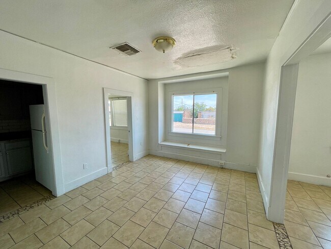 Building Photo - 3625 Mountain Ave