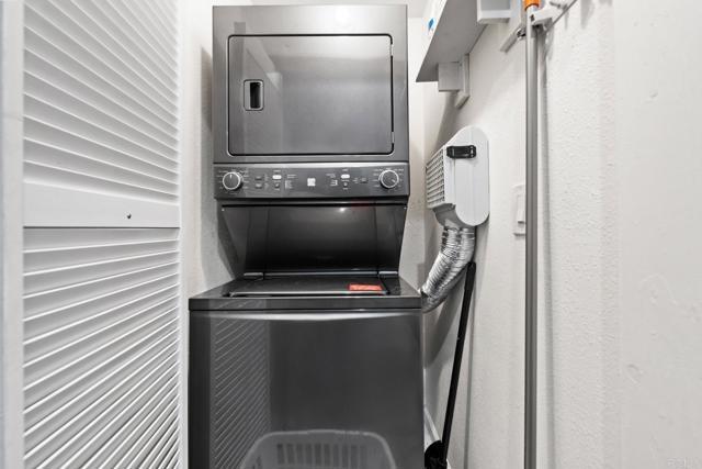 Building Photo - 3140 Midway Dr