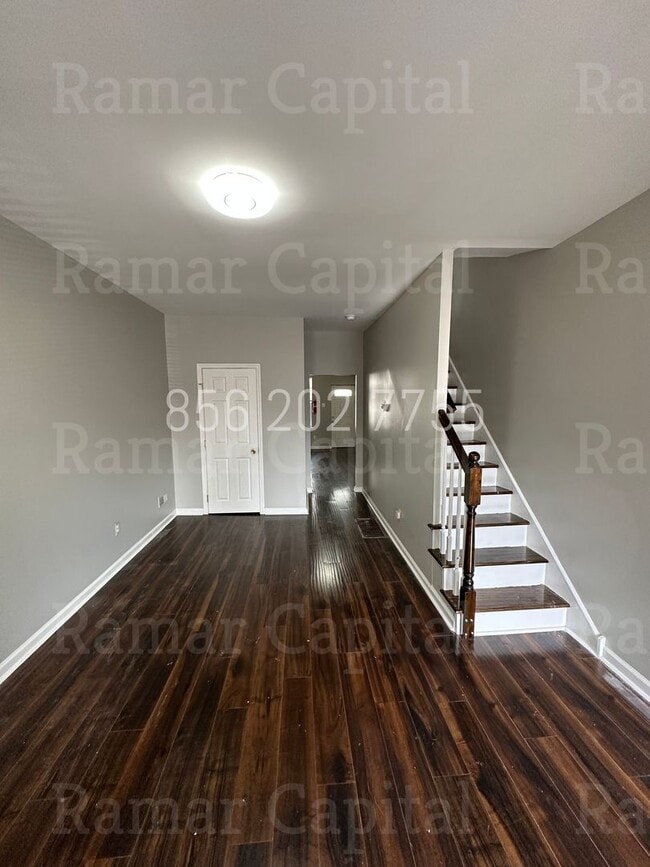 Building Photo - Spacious 3BR Row House with 1.5 bathroom, ...