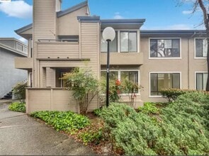 Building Photo - 39965 Parada St