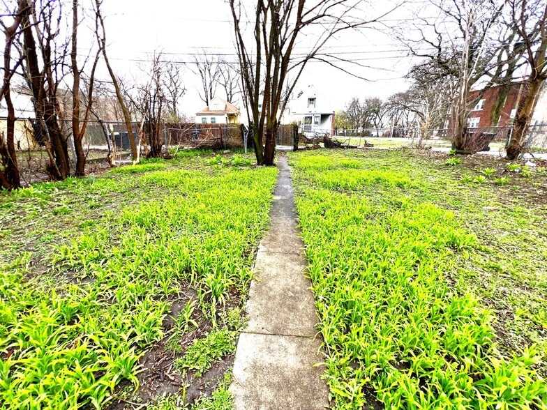Building Photo - 6755 S Throop St